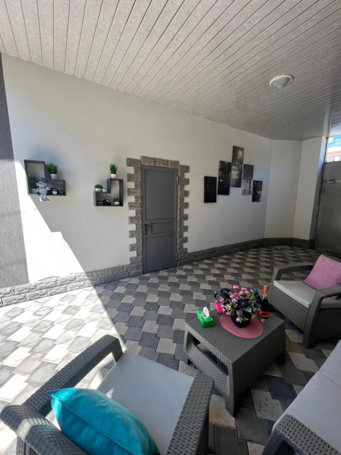 Comfortable Apartment Комфортные Апартаменты Self Check In Yerevan Bagian luar foto
